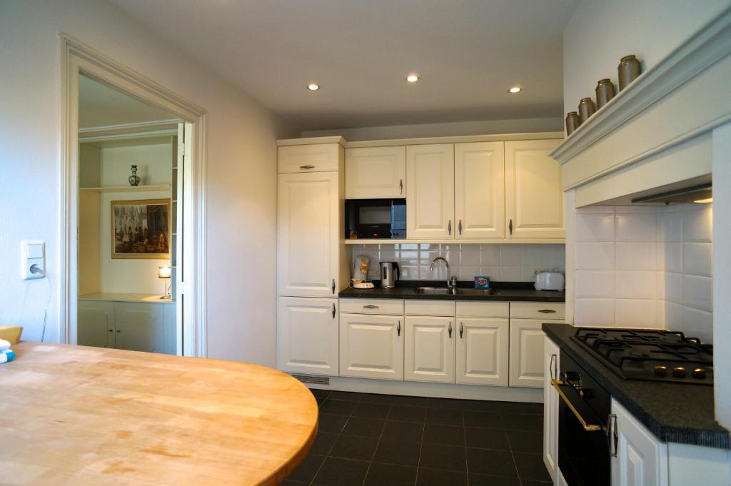 Stayci Serviced Apartments Noordeinde Den Haag Kamer foto